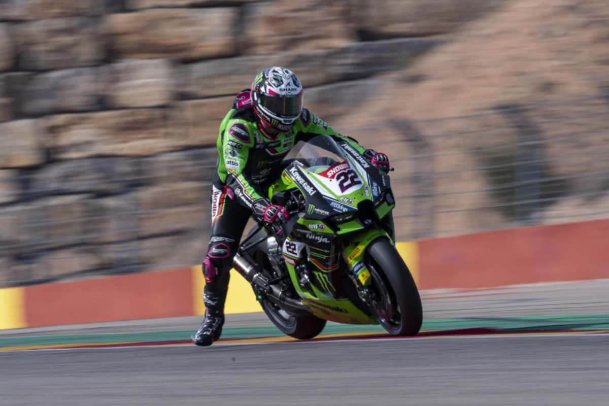 Alex Lowes prueba Kawasaki Superbike Aragón