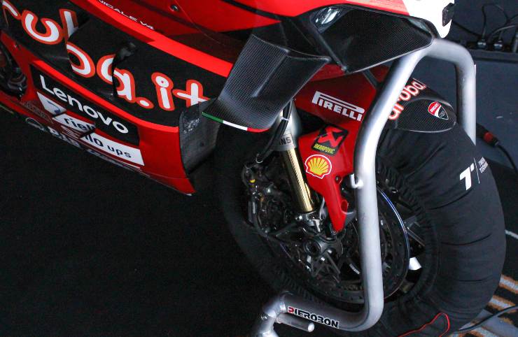 Superbike, test de Aragón: Bautista prueba la horquilla estilo MotoGP